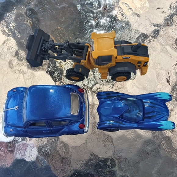 Toy Bundle Volvo Loader New Ray, Catboy Conner Car, Kinsfun Pullback Beetle - Picture 3 of 8